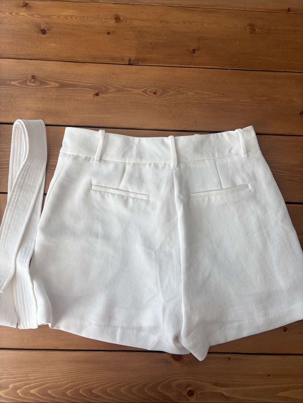 1. State white high rise shorts. NWOT size 6 - Picture 3 of 4